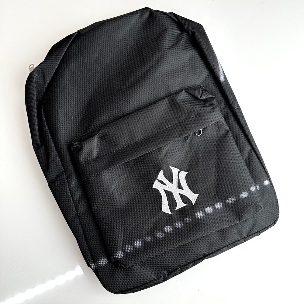 NWT New York Yankees Black Backpack